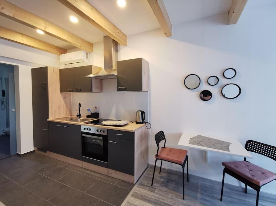 Altstadt-Apartment & Fewo Og Fuer Max 3 Pers ฮาลเดนสเลเบน ภายนอก รูปภาพ